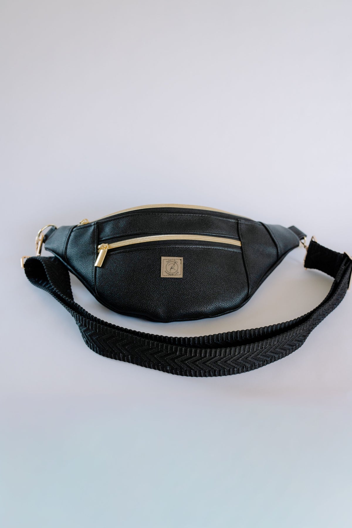 The Companion sling Bag Black
