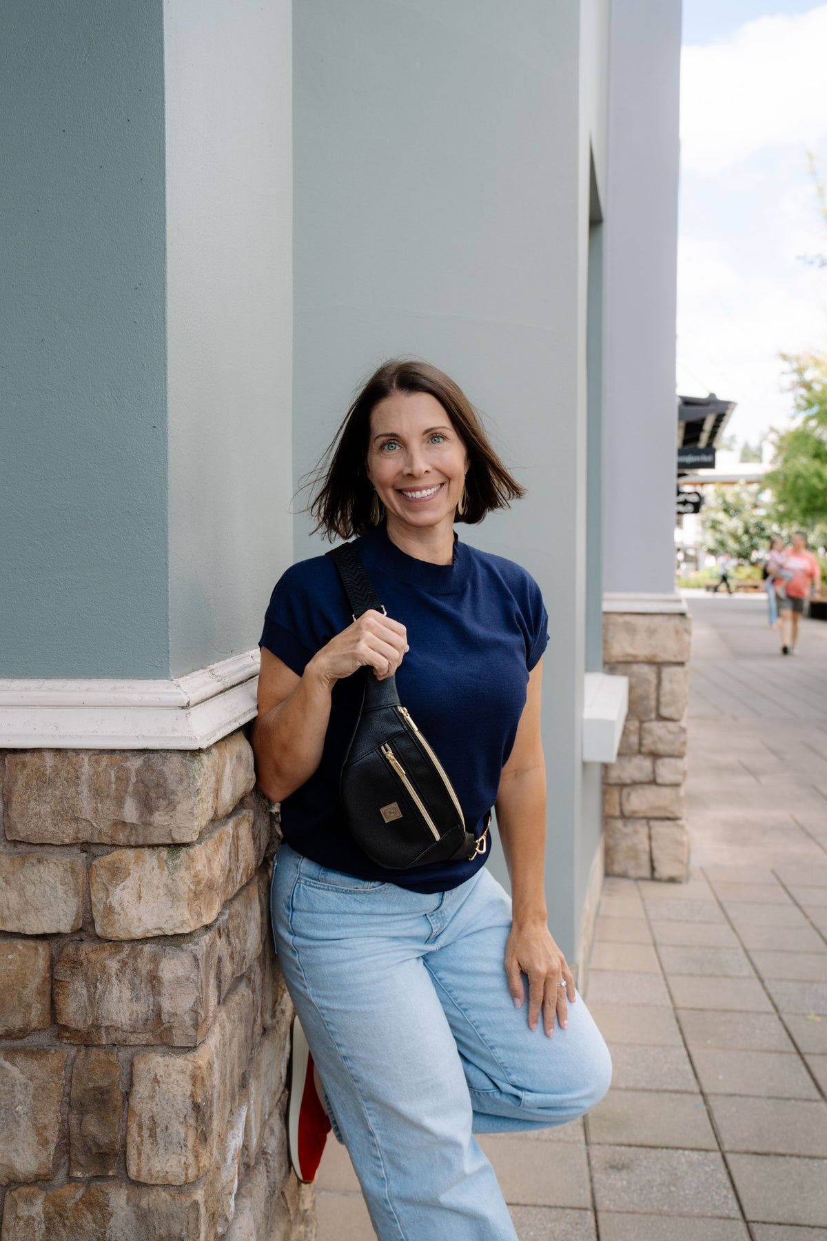 The Companion sling Bag Black