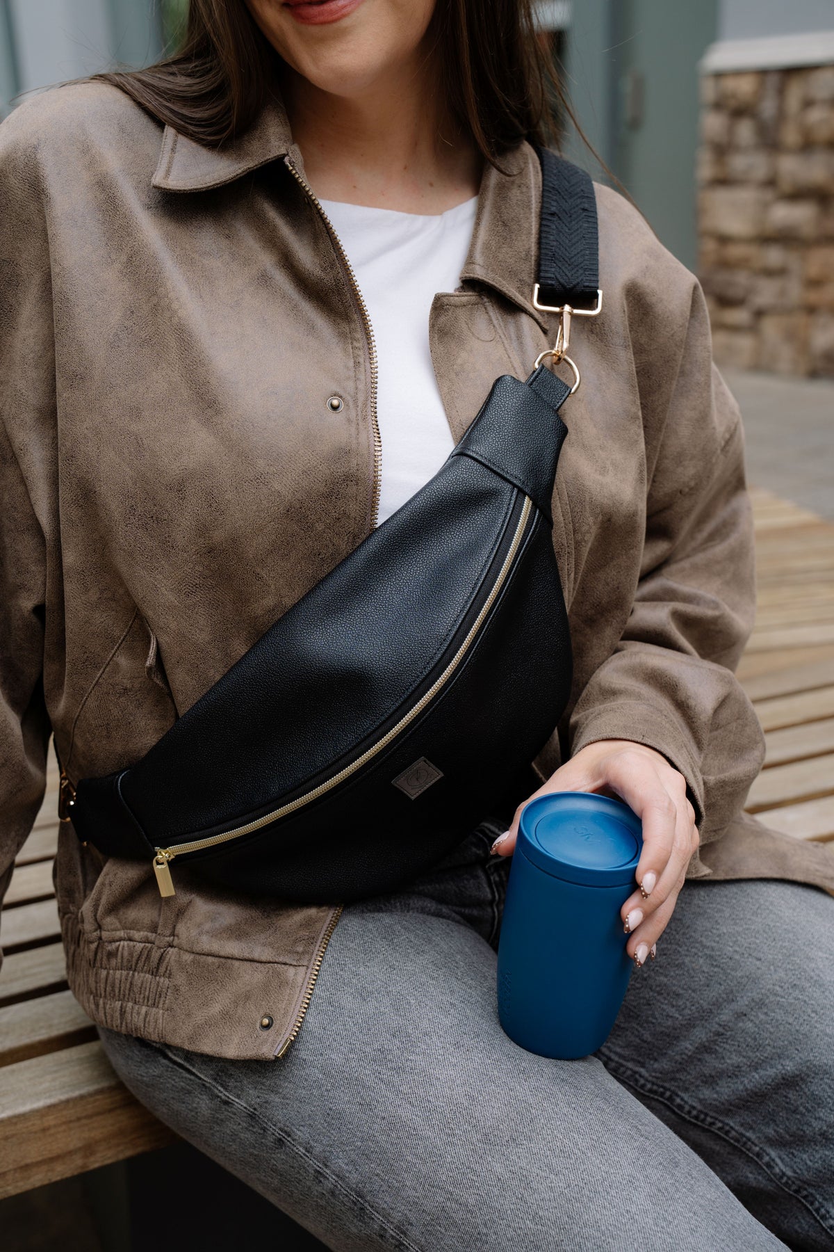 The Essential Sling Bag Black