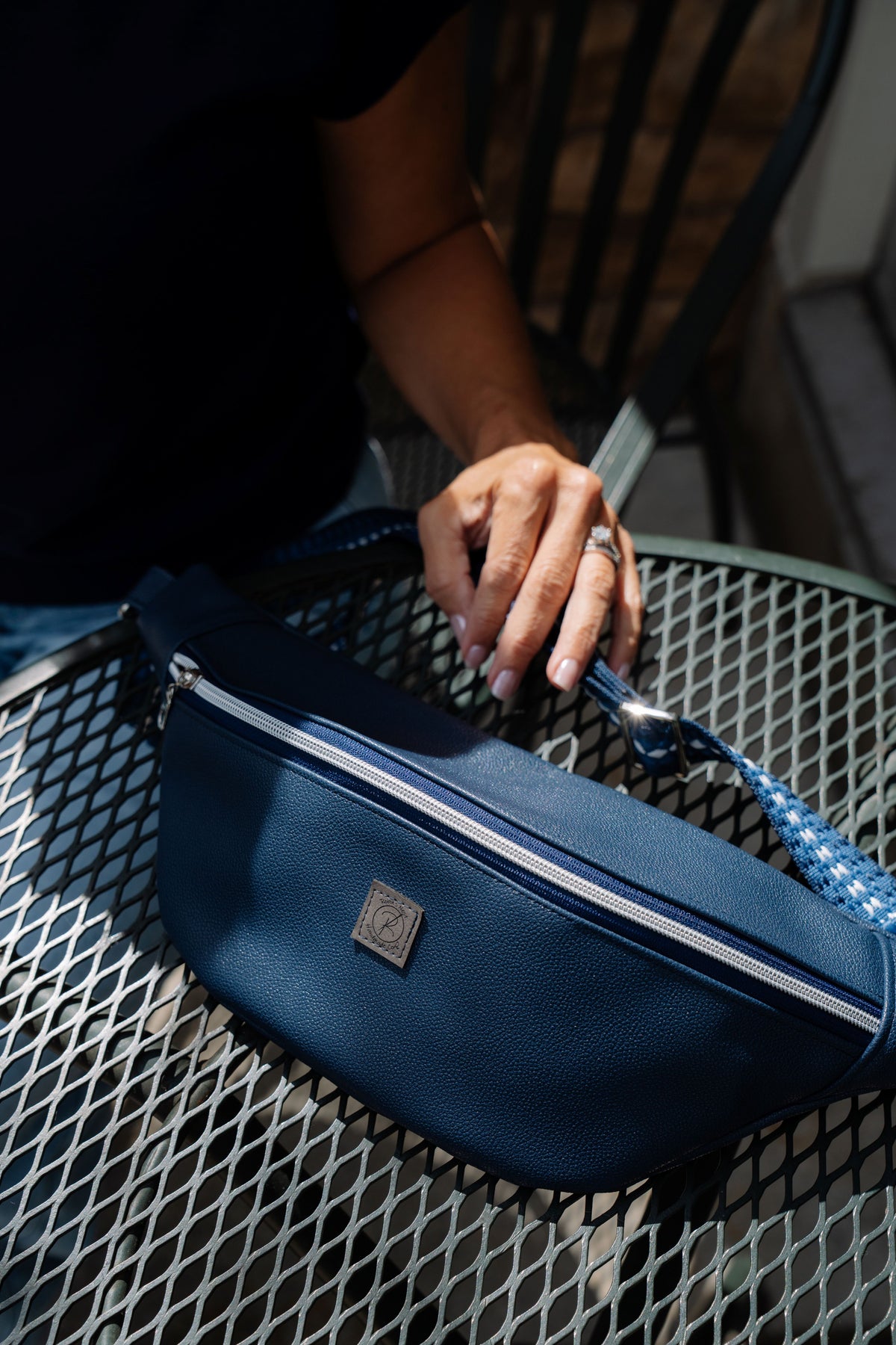 The Essential Sling Bag Navy