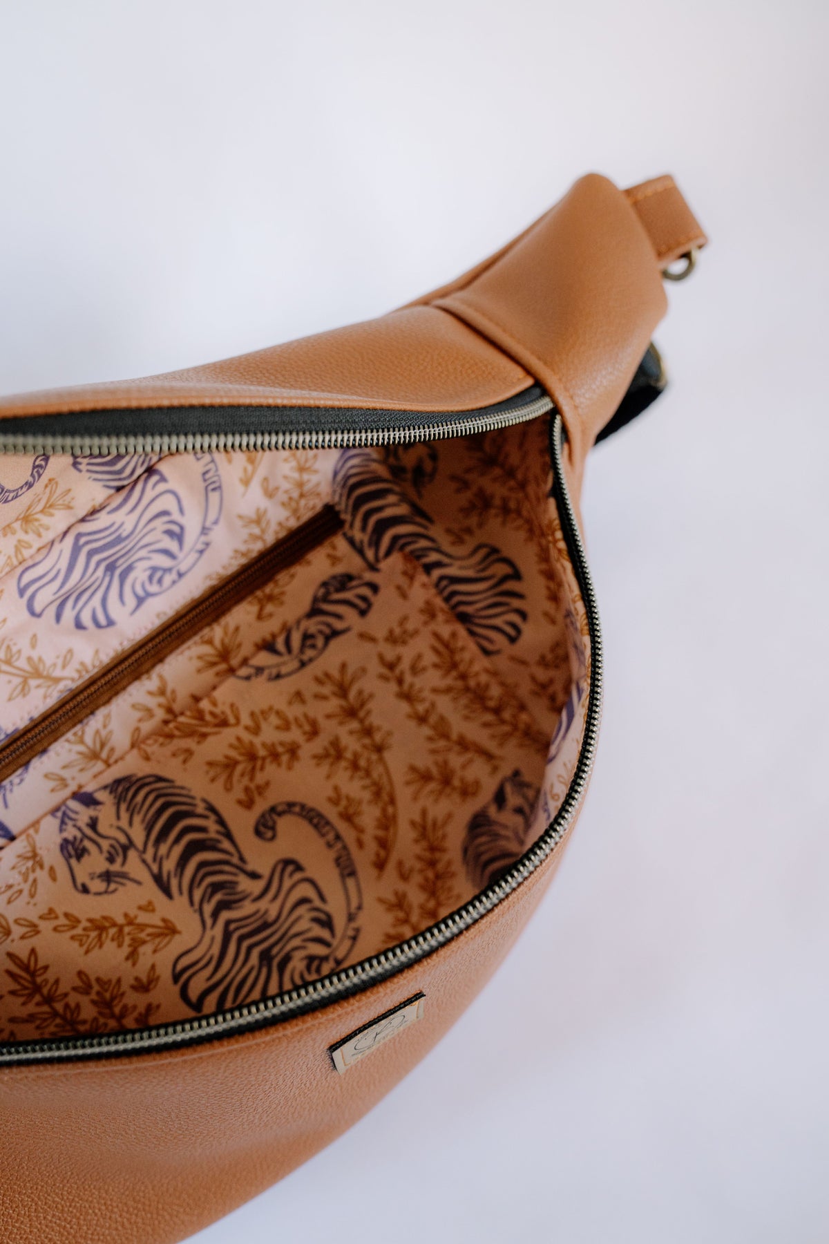 The Essential Sling Bag Brown